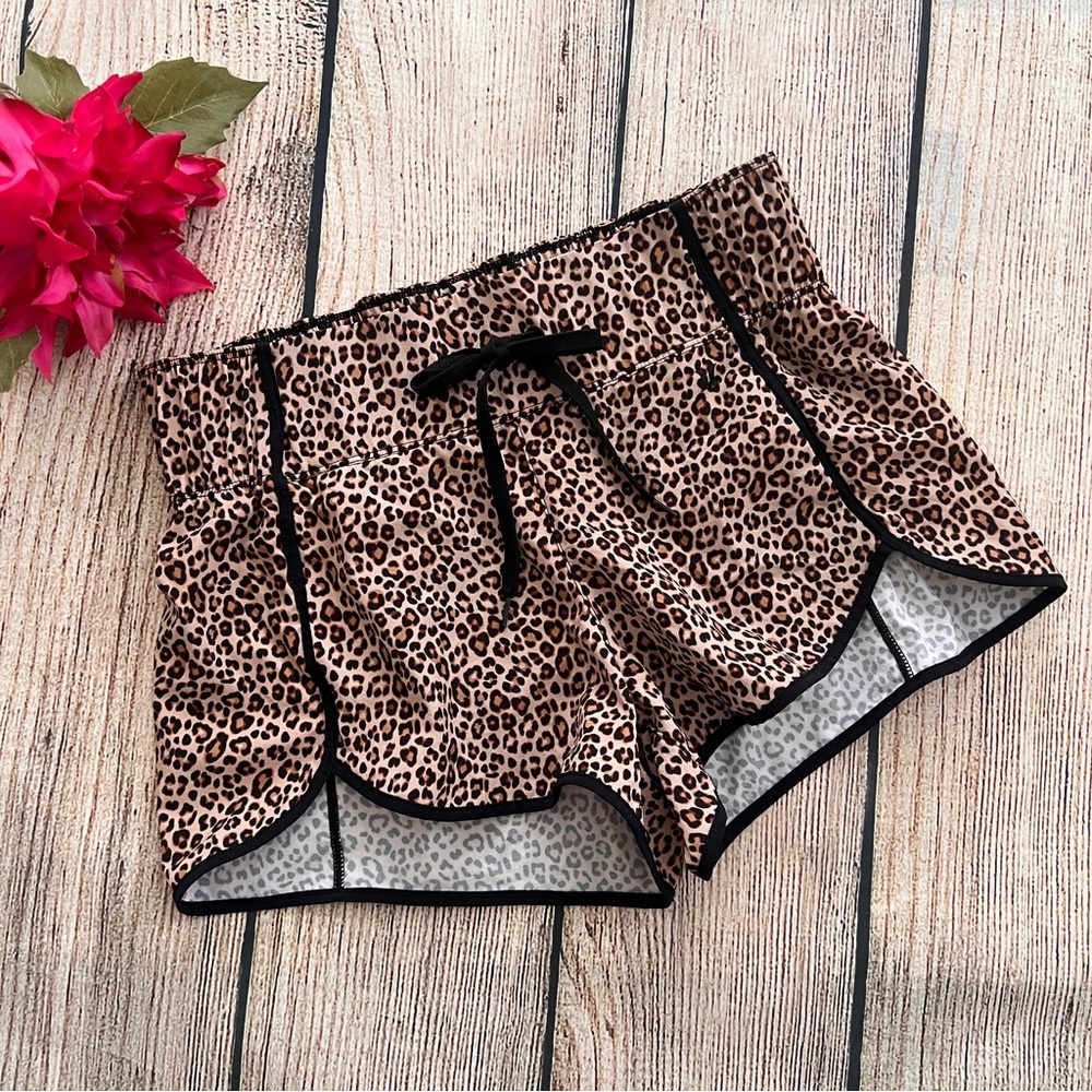 F1 -- HURLEY brown black animal print women's shorts size SMALL
